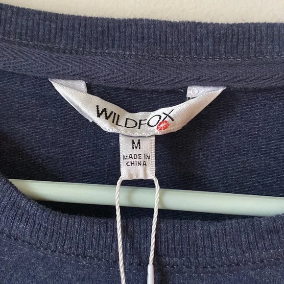 NWT WILDFOX Statement crewneck Sweatshirt size Medium. - Picture 5 of 7